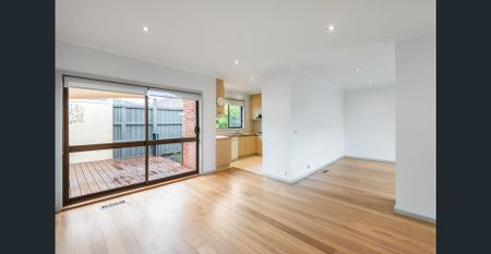 SINGLE LEVEL SENSATION!! - Photo 3