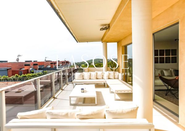 Penthouse 273m² with sea view to rent in Terramar, Sitges