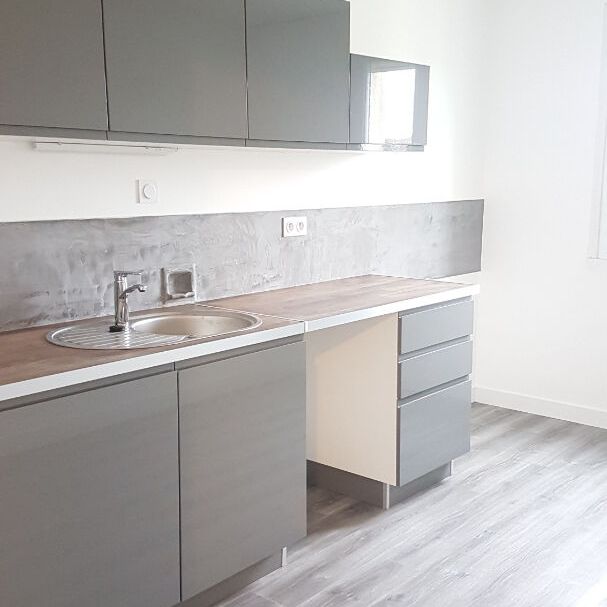 A LOUER Appartement F2 50000 Saint-Lô 1 chambre 46.77 m² - Photo 1