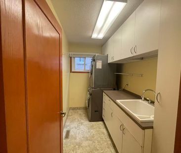 For Lease - 36 Ventris Drive, Ajax, Ontario - Photo 2