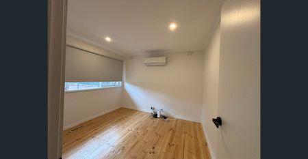 Solar Powered Family Home in a quiet location - Photo 4