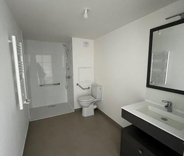 Location Appartement 2 pièces 45m² ST DENIS 93200 - Photo 5