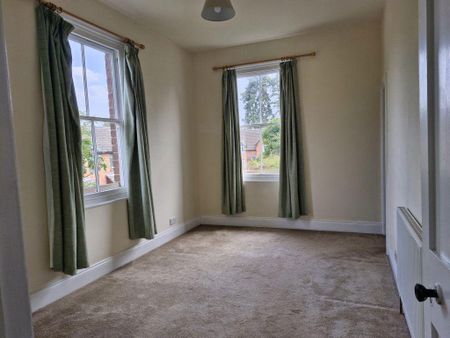 3 bedroom semi-detached house to rent - Photo 5