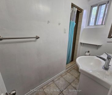 For Lease - 7 Stafford Road Unit# B1, Toronto, Ontario - Photo 5