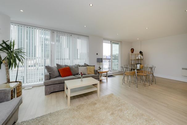 Bridge House, St George Wharf, London SW8 - Photo 1