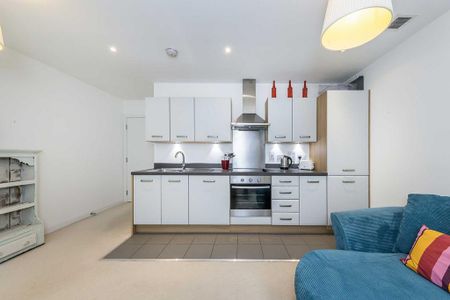 1 bedroom apartment to rent - Photo 2