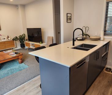 Central Hutt Living – 3 Bedrooms Plus - Photo 2
