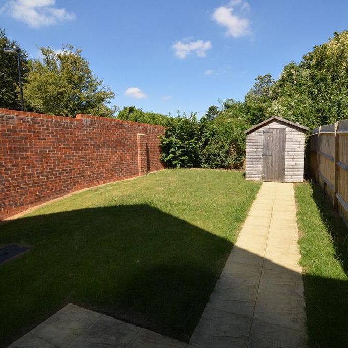 3 bedroom terraced house to rent - Photo 1