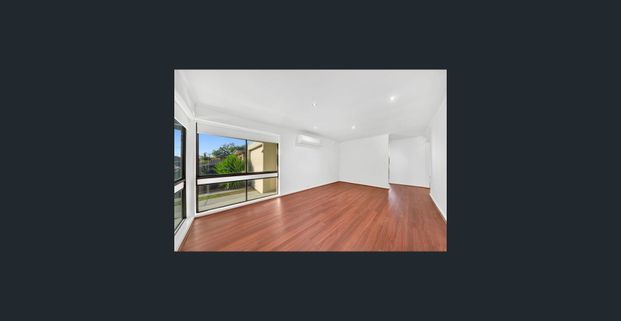 In the heart of Werribee.. - Photo 1