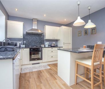 3 bedroom detached house to rent - Photo 2