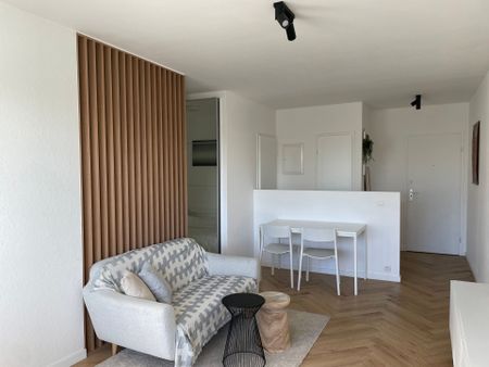 Te huur: Gemeubeld appartement met terras op toplocatie - Photo 2