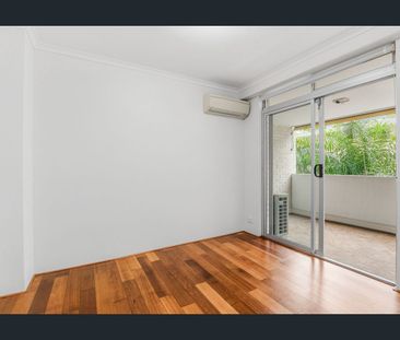 Newly renovated apartment in the heart of Willoughby - Photo 3