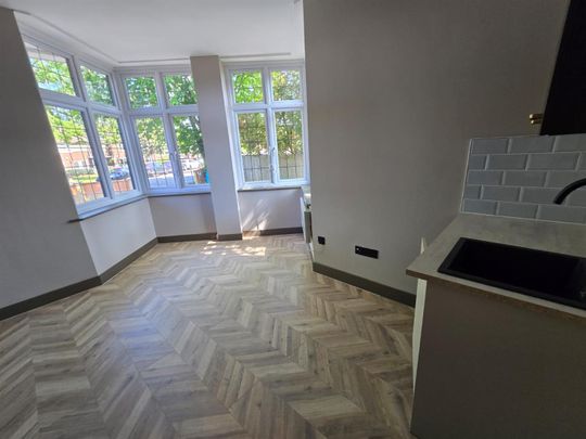 Green Lane, Shepperton TW17, London - Photo 1