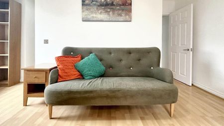 1 bedroom flat to rent - Photo 2