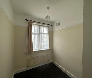 4 bedroom semi-detached house to rent - Photo 2