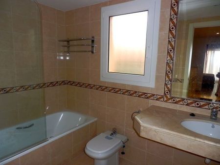 Semi-Detached House in Riviera del Sol - Photo 4
