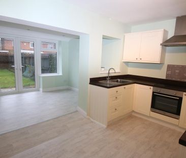 3 bedroom semi-detached house to rent - Photo 5