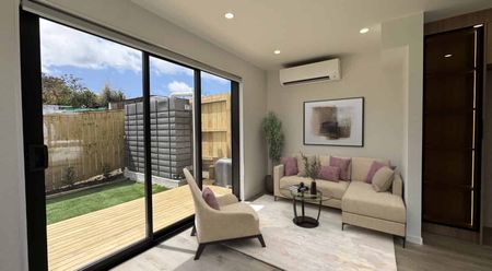 Cozy & Contemporary Living - Photo 4