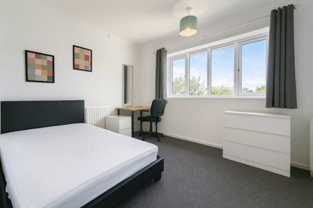 4 Bed End Terrace, John Rous Avenue, CV4 - Photo 4