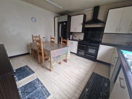 Tempest Road, room 1, Leeds - Photo 2