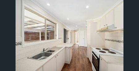 Four-bedroom home with storage for caravan or boat - Photo 3