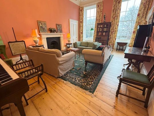 3 bedroom flat to rent - Photo 1