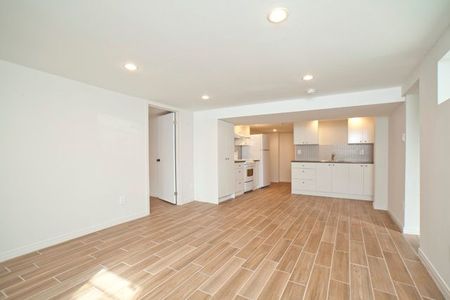 For Lease - 102 Robinson Avenue Unit# Lower, Toronto, Ontario - Photo 5