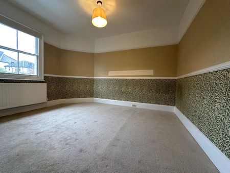 4 Bed Maisonette, Birdhurst Gardens, CR2 - Photo 4