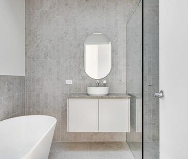 Charming Family Home in Gladstone Park - Photo 5