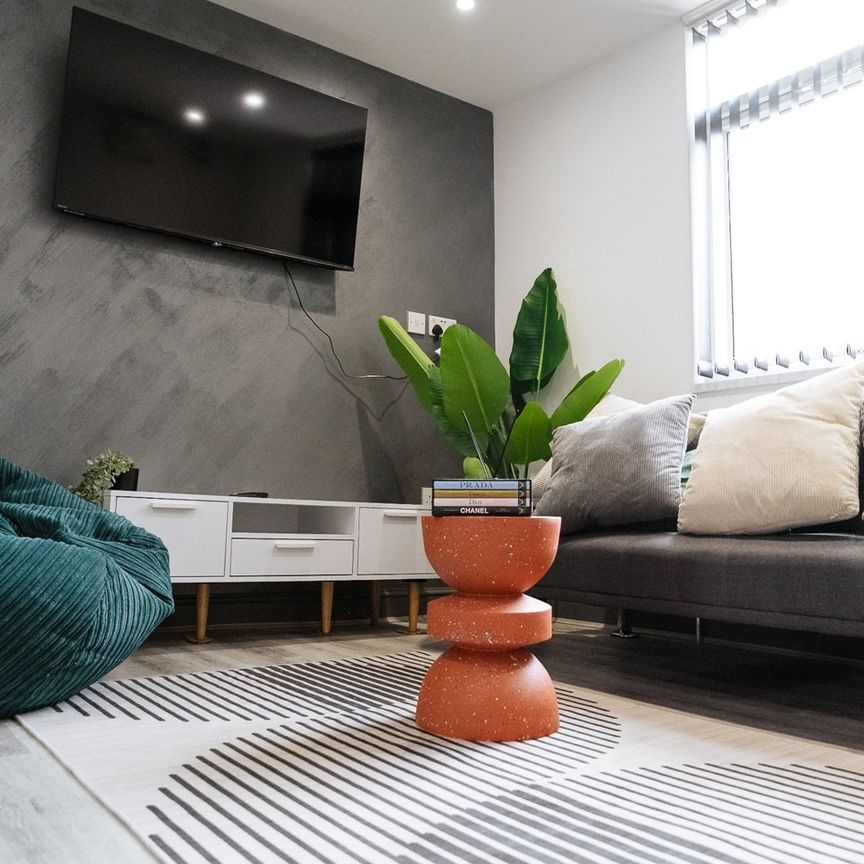 Room in a Shared House, Craven Street, CV5 - Photo 1