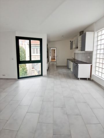 Location appartement 4 pièces, 84.00m², Suresnes - Photo 2
