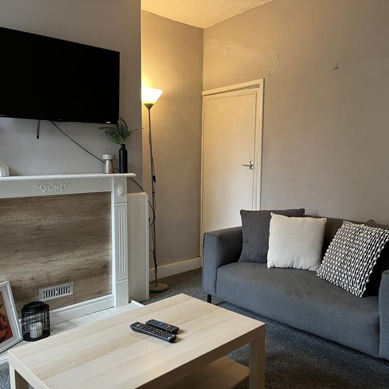 3 bedroom terraced house to rent - Photo 1