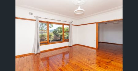 Spacious Three Bedroom Home with Office in Mangerton - Photo 2