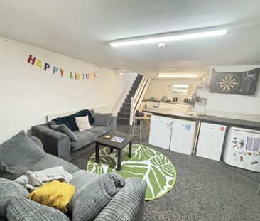 26 Cliff Mount, Leeds, LS6 2HP - Photo 1