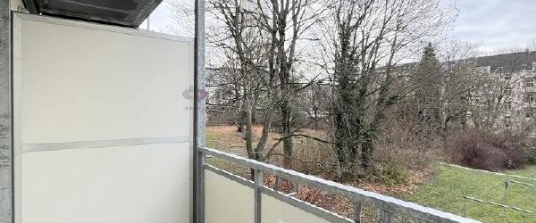 Sonnig. Hell. Perfekt für Singles – Wohnung mit Balkon - Photo 1