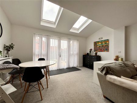 Barton Row, Hook, Hampshire, RG27 - Photo 4