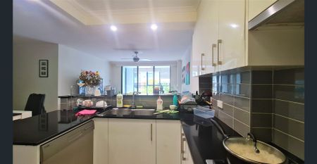 Positioned in one of Pyrmont’s most sought after complex, this renovated furnished 2 bedroom apartment feature: - Photo 5