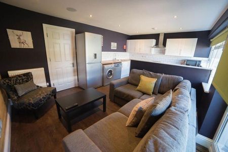 5 bedroom apartment to rent - Photo 2