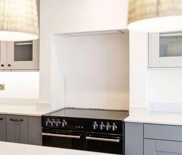 King Charles Road, Surbiton, KT5 - Photo 2