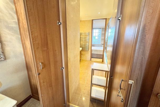 Thames Street - Photo 1