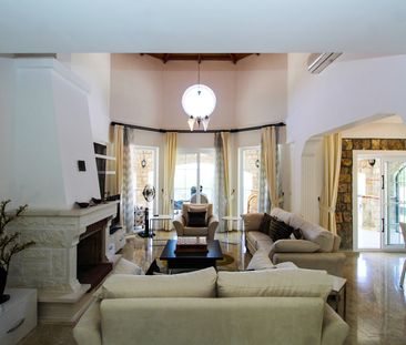 Rymlig villa med 4 sovrum och pool i Mugla Fethiye - Photo 2