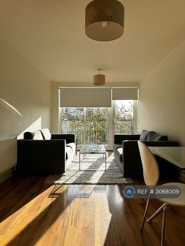 2 bedroom flat to rent - Photo 2