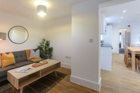 1 bedroom in a house share to rent - Photo 2
