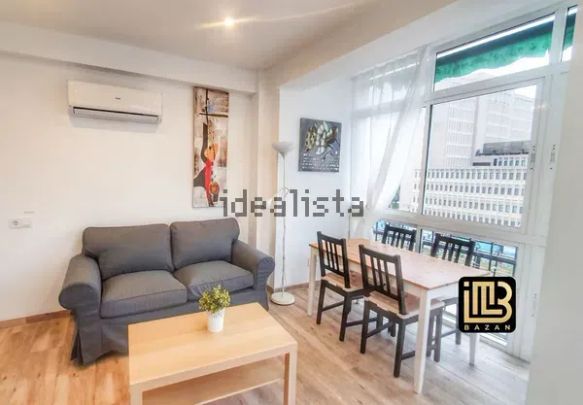 Alquiler de piso en Calle Prim - Photo 1