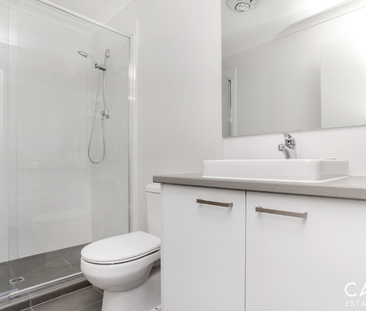 10 Supplejack Walk, Cranbourne North - Photo 4