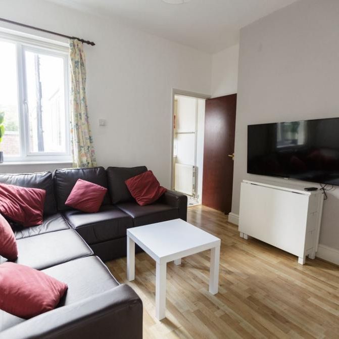 4 bedroom house to rent - Photo 1