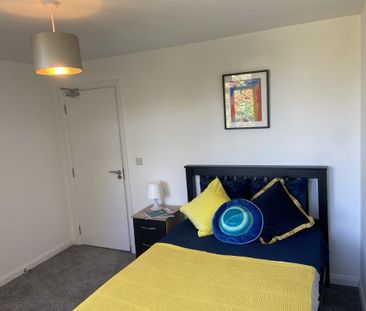 1 bedroom in a flat share to rent - Photo 1