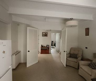 Charming 3BR house with separate study/office - Photo 1