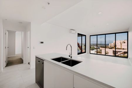 Unfurnished 2 Bedrooms 2 Bathrooms - Photo 5