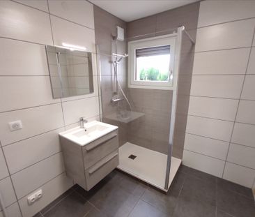 Location Appartement 3 pièces 71m² - Photo 3